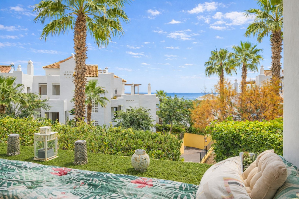 Se vende Apartamento Planta Baja de 2 dormitorios en Costa Del Sol, Cadiz, España