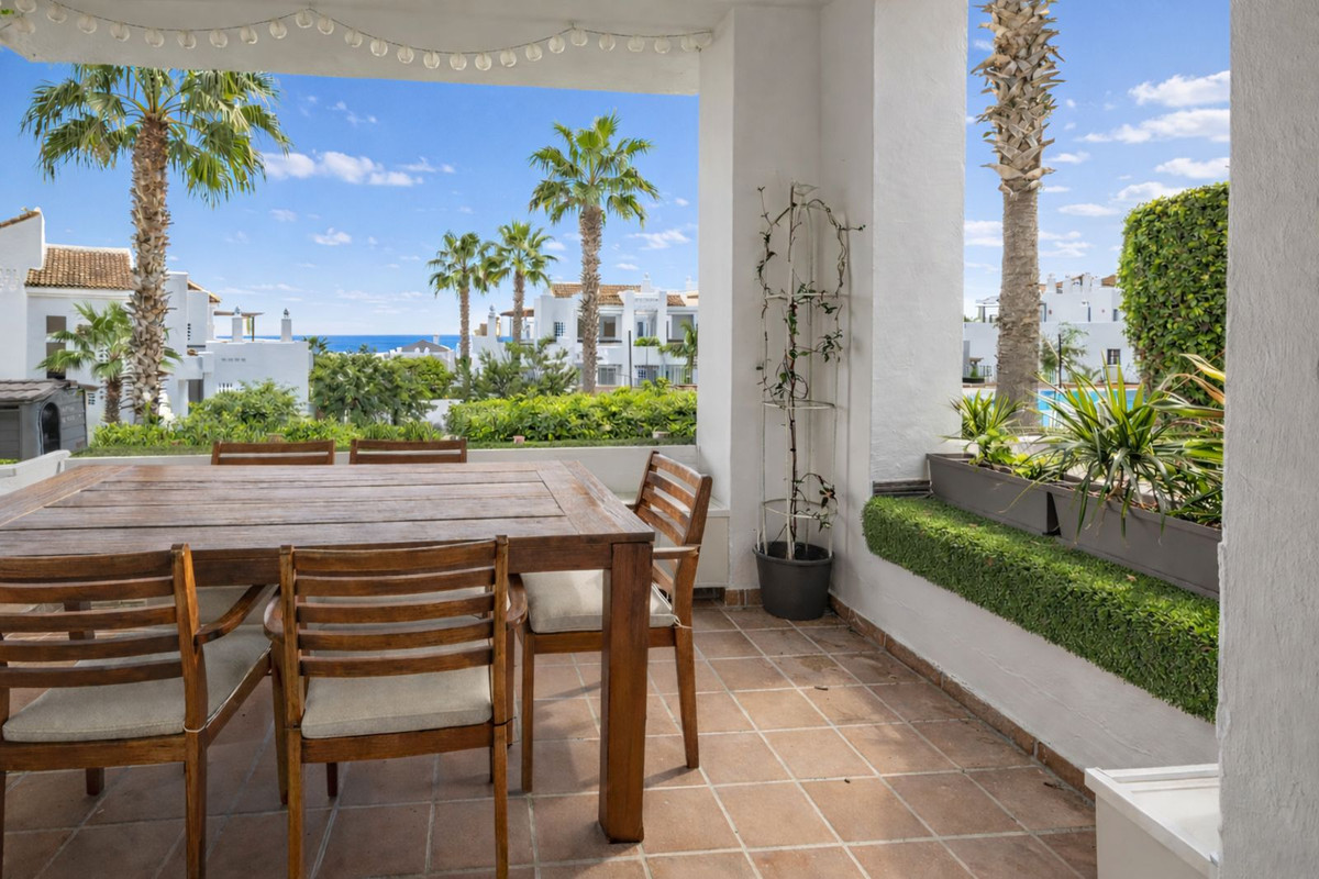 Se vende Apartamento Planta Baja de 2 dormitorios en Costa Del Sol, Cadiz, España
