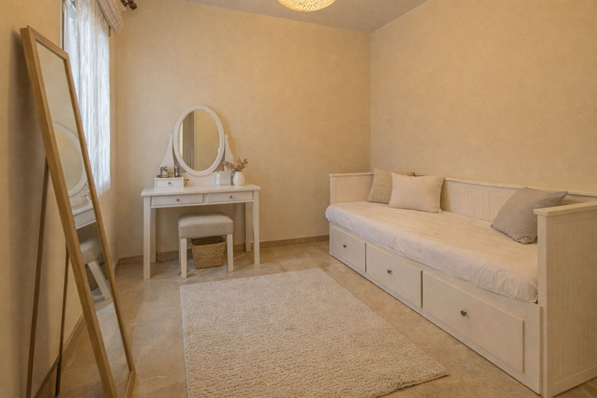 Se vende Apartamento Planta Baja de 2 dormitorios en Costa Del Sol, Cadiz, España