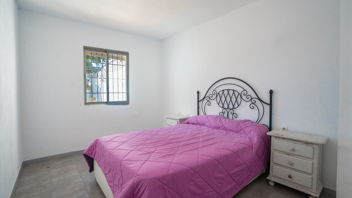 Se vende Finca - Cortijo de 2 dormitorios en Costa Del Sol, Málaga, España