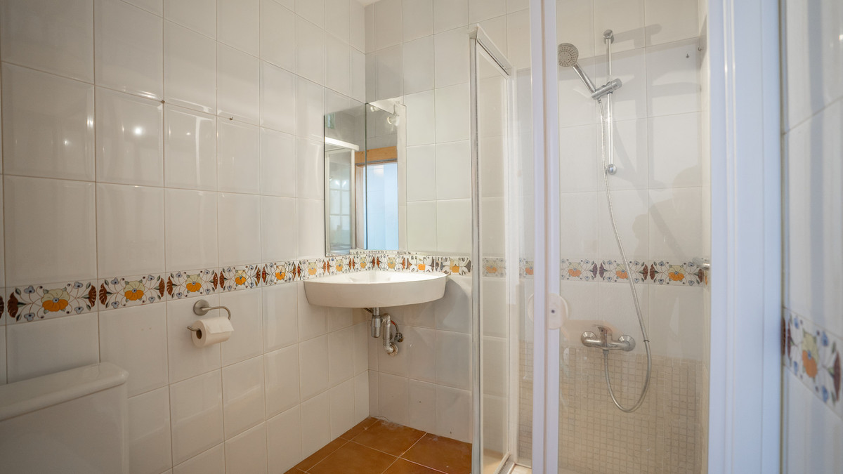 Se vende Finca - Cortijo de 2 dormitorios en Costa Del Sol, Málaga, España