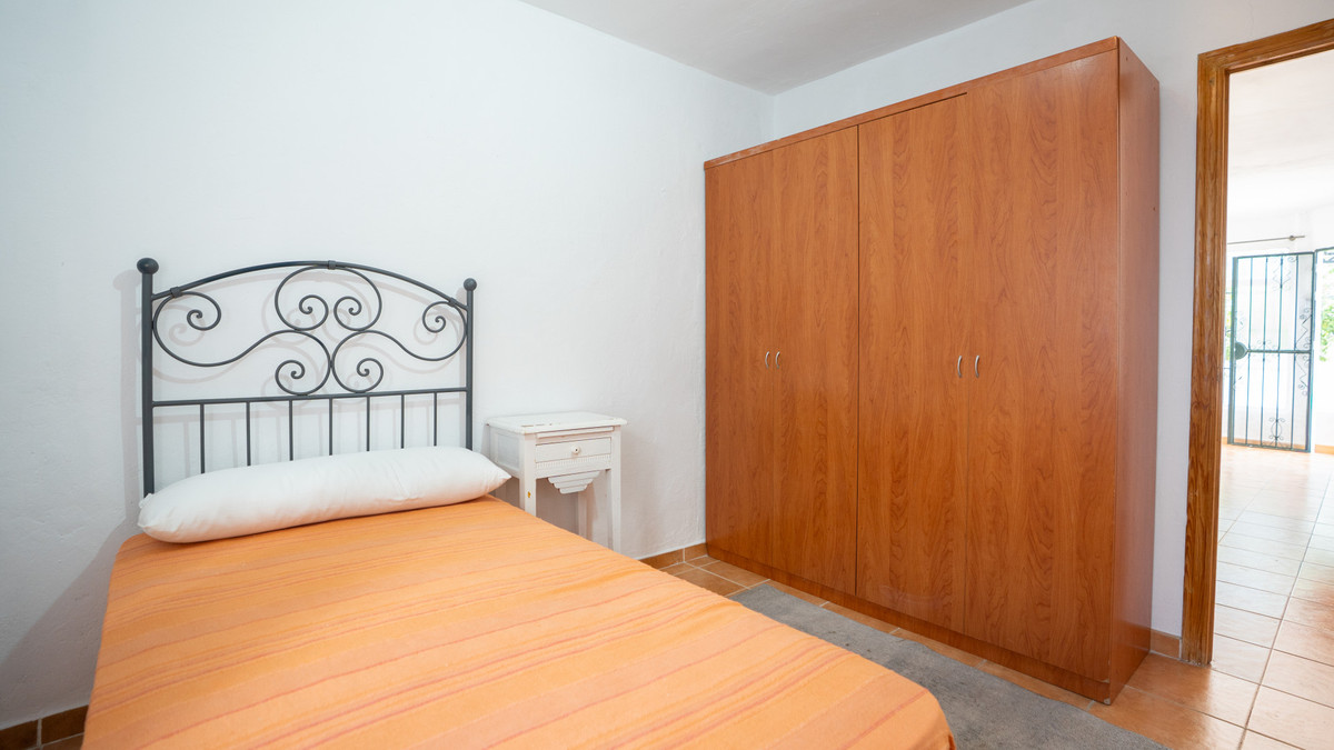 Se vende Finca - Cortijo de 2 dormitorios en Costa Del Sol, Málaga, España