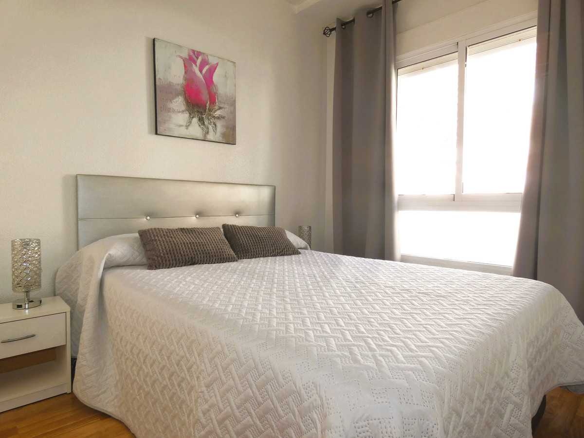 Se vende Apartamento Planta Media de 2 dormitorios en Costa Blanca, Alicante, España