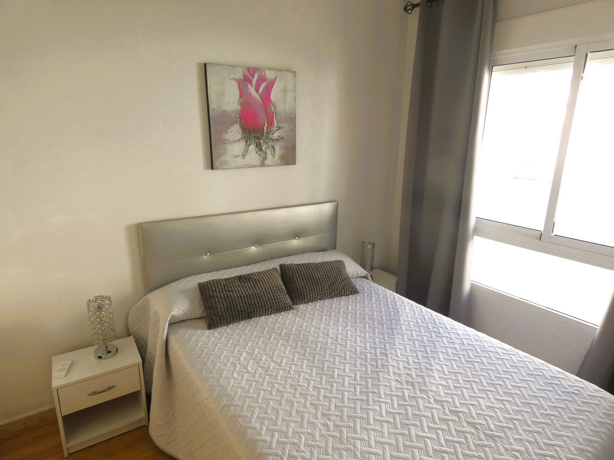 Se vende Apartamento Planta Media de 2 dormitorios en Costa Blanca, Alicante, España