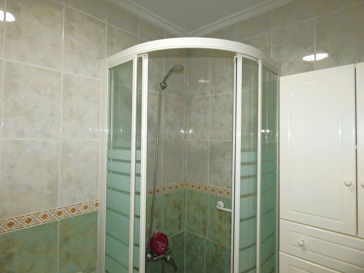 Se vende Apartamento Planta Media de 2 dormitorios en Costa Blanca, Alicante, España