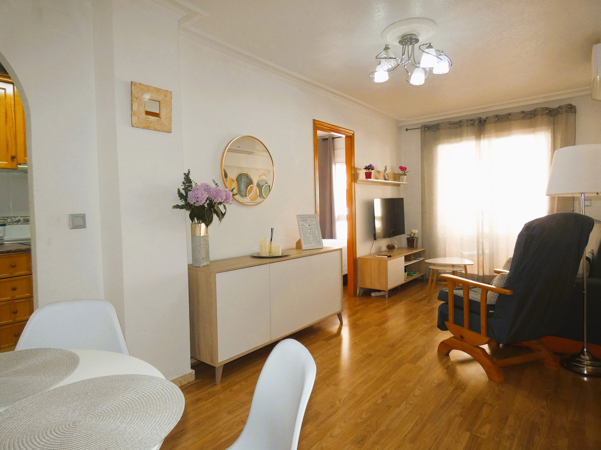 Se vende Apartamento Planta Media de 2 dormitorios en Costa Blanca, Alicante, España