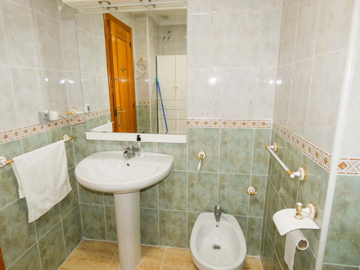 Se vende Apartamento Planta Media de 2 dormitorios en Costa Blanca, Alicante, España