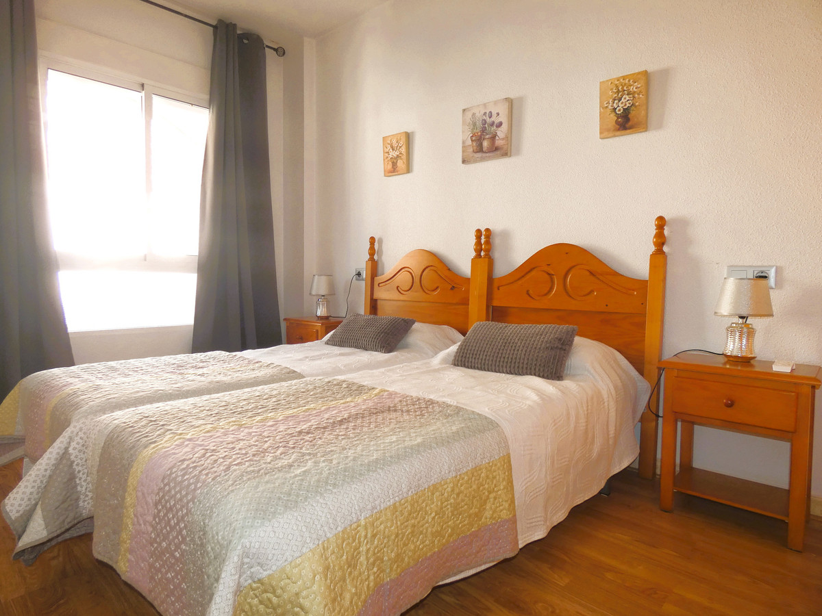 Se vende Apartamento Planta Media de 2 dormitorios en Costa Blanca, Alicante, España