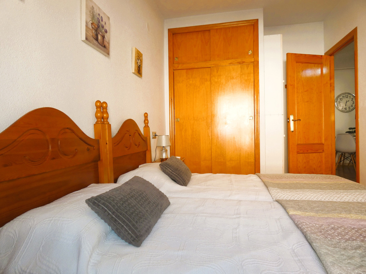 Se vende Apartamento Planta Media de 2 dormitorios en Costa Blanca, Alicante, España