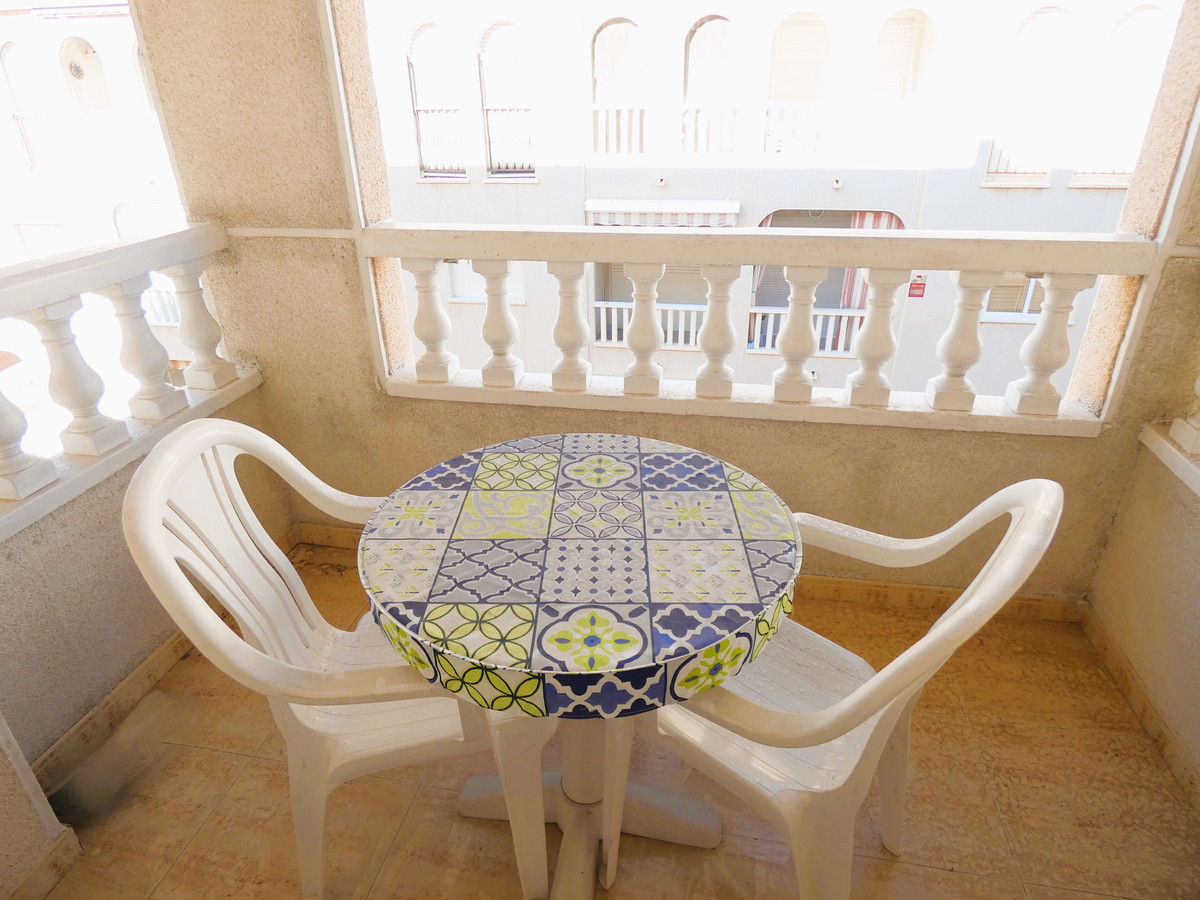 Se vende Apartamento Planta Media de 2 dormitorios en Costa Blanca, Alicante, España