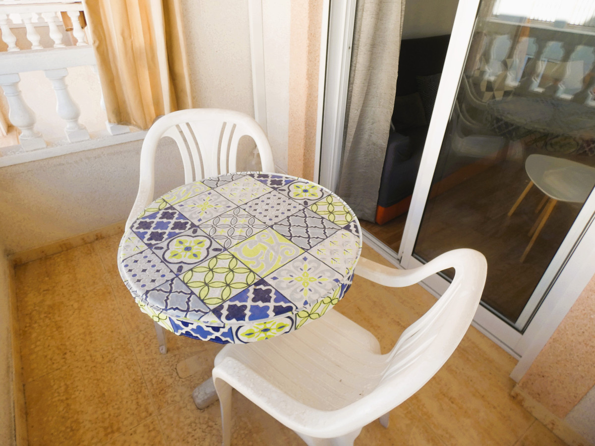 Se vende Apartamento Planta Media de 2 dormitorios en Costa Blanca, Alicante, España