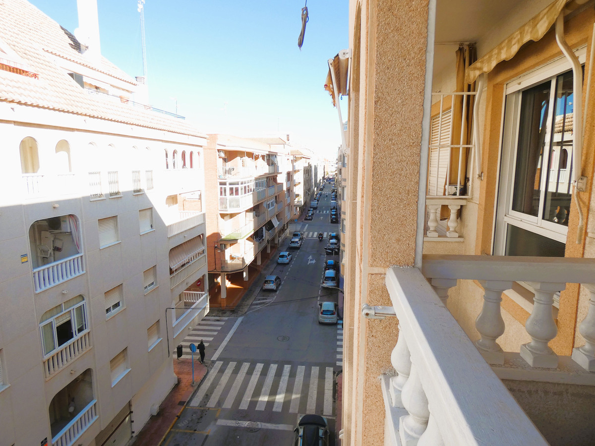 Se vende Apartamento Planta Media de 2 dormitorios en Costa Blanca, Alicante, España