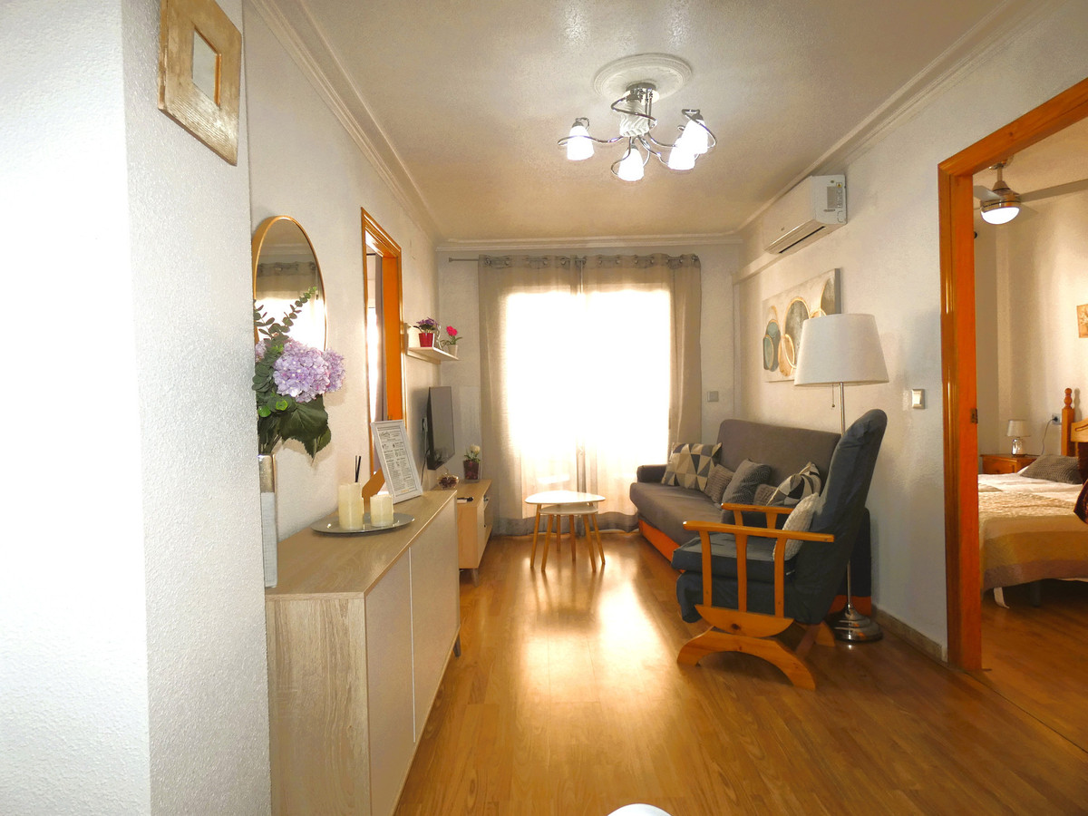 Se vende Apartamento Planta Media de 2 dormitorios en Costa Blanca, Alicante, España