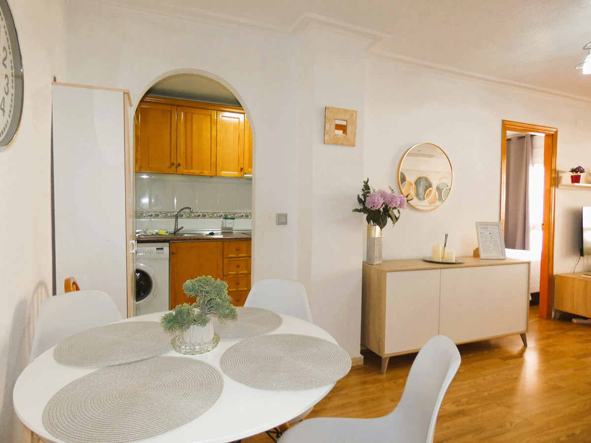 Se vende Apartamento Planta Media de 2 dormitorios en Costa Blanca, Alicante, España