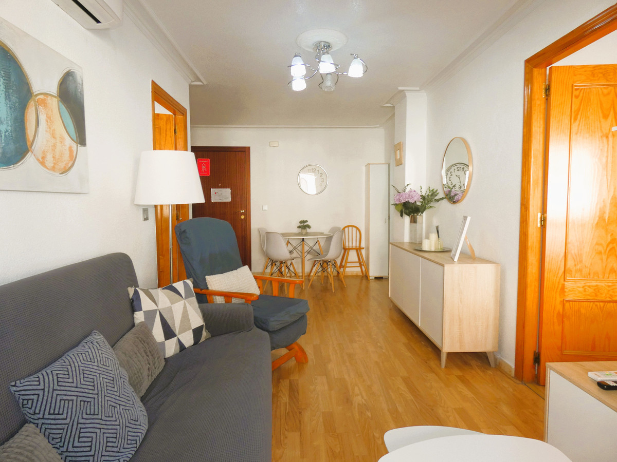 Se vende Apartamento Planta Media de 2 dormitorios en Costa Blanca, Alicante, España