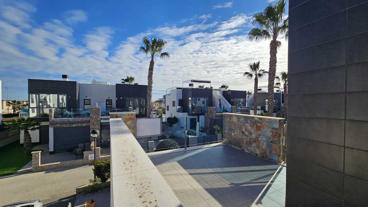 3 Bed Townhouse for sale in Cabo Roig Costa Blanca, Alicante, Spain