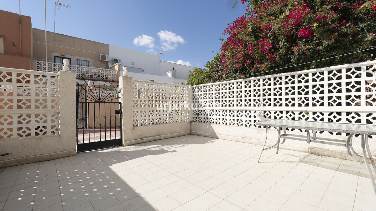 Se vende Adosada de 3 dormitorios en Costa Blanca, Alicante, España