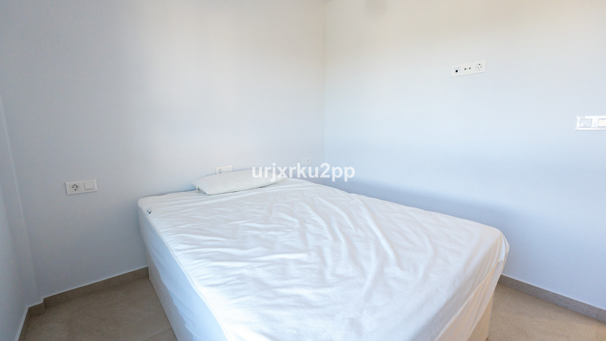 3 Bed Apartment for sale in Urbanización El Raso Costa Blanca, Alicante, Spain