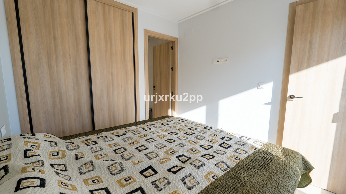 3 Bed Apartment for sale in Urbanización El Raso Costa Blanca, Alicante, Spain