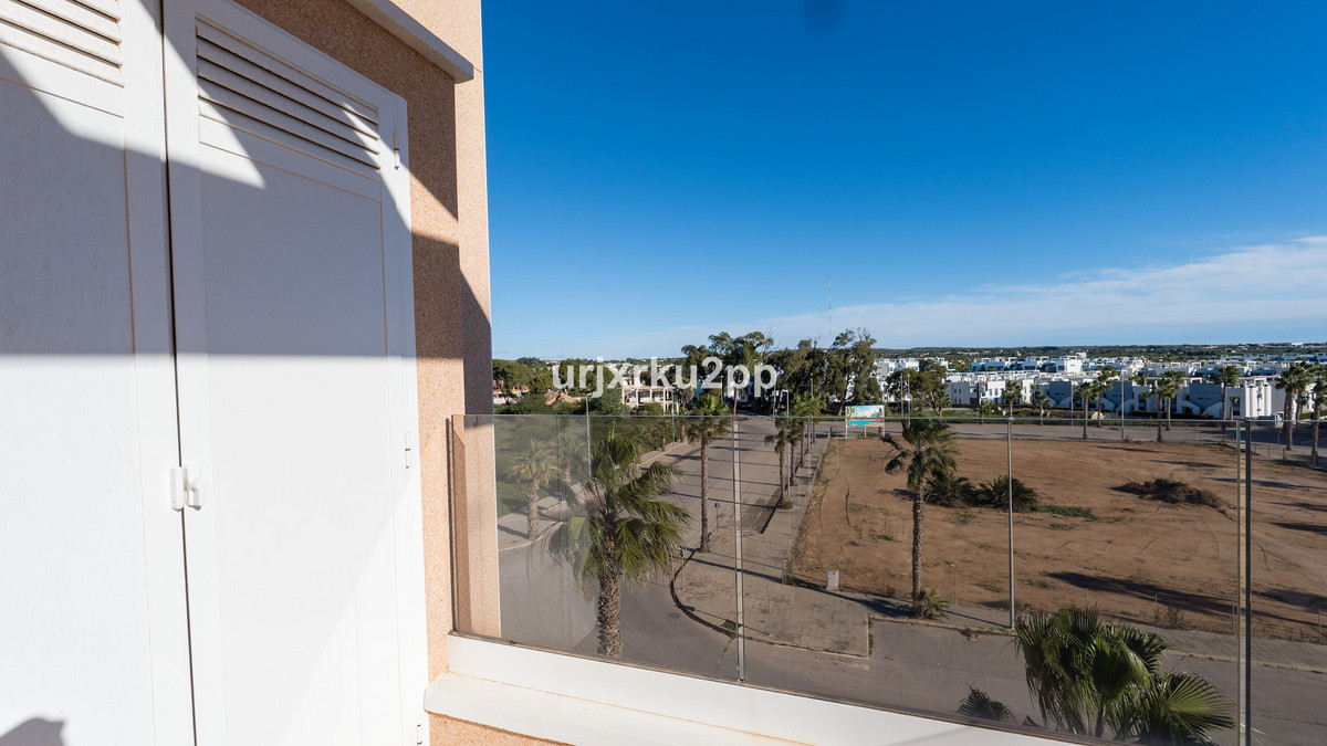 3 Bed Apartment for sale in Urbanización El Raso Costa Blanca, Alicante, Spain