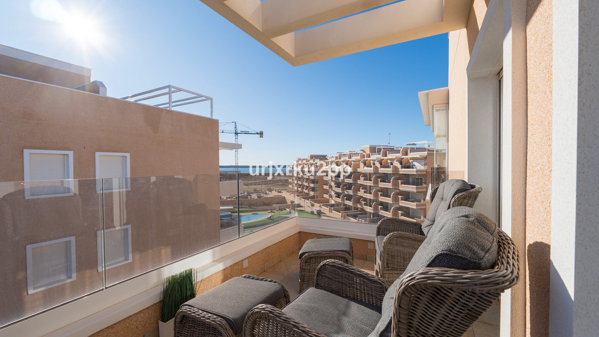 3 Bed Apartment for sale in Urbanización El Raso Costa Blanca, Alicante, Spain