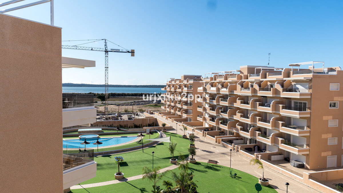 3 Bed Apartment for sale in Urbanización El Raso Costa Blanca, Alicante, Spain
