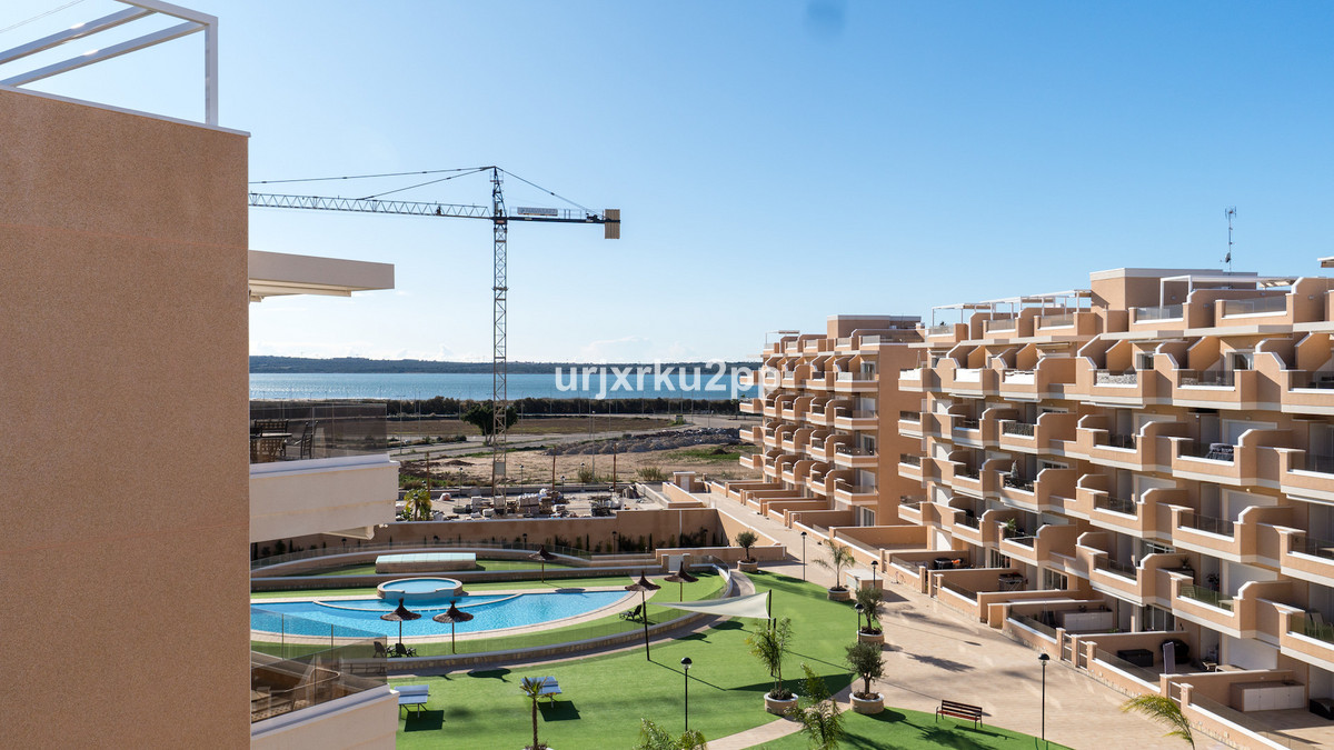 3 Bed Apartment for sale in Urbanización El Raso Costa Blanca, Alicante, Spain