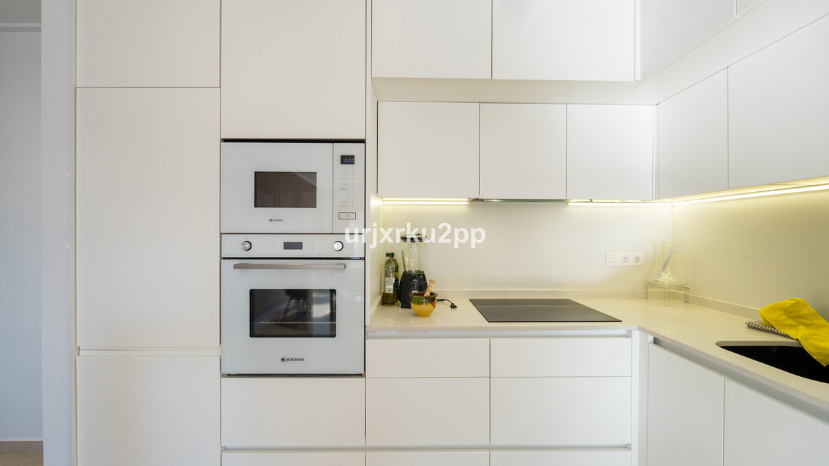 3 Bed Apartment for sale in Urbanización El Raso Costa Blanca, Alicante, Spain