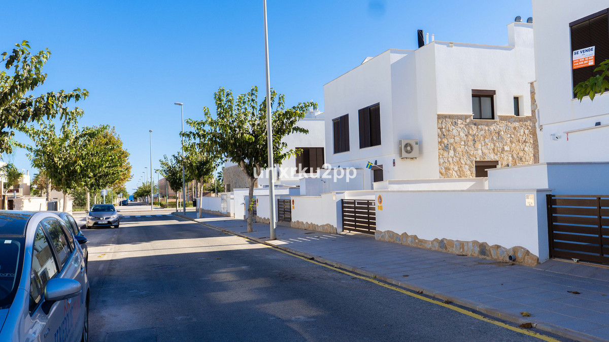 3 Bed Apartment for sale in Torre De La Horadada Costa Blanca, Alicante, Spain