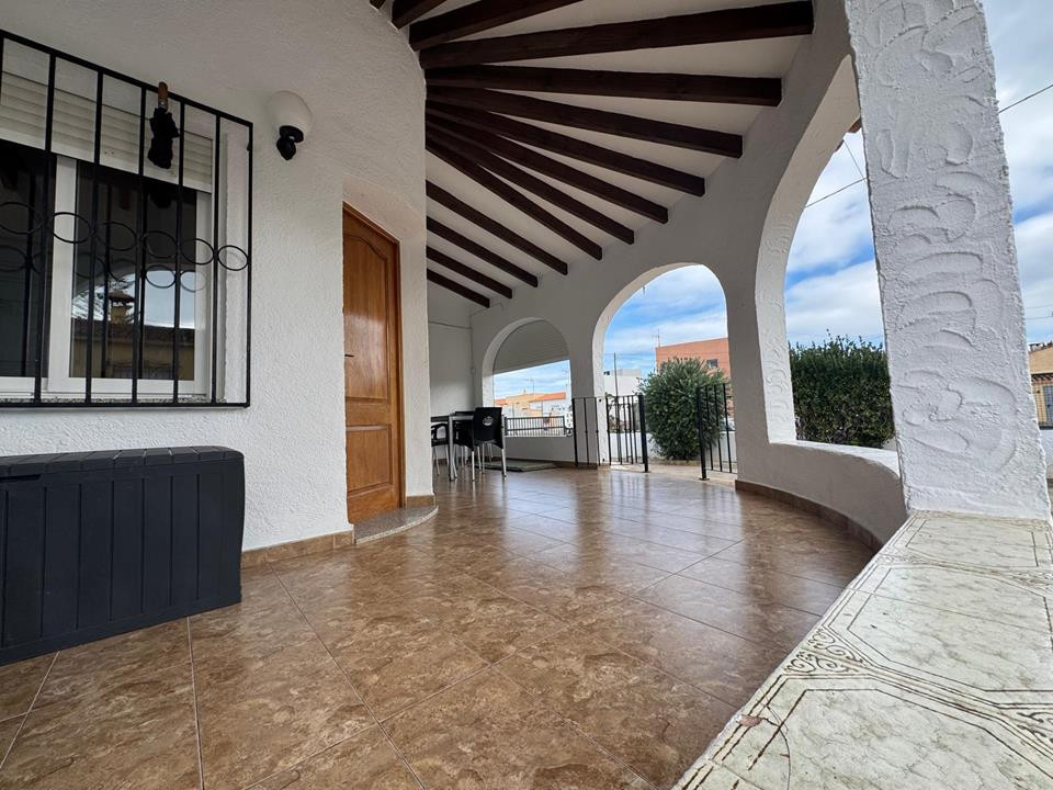 Se vende Villa - Chalet de 3 dormitorios en Costa Blanca, Alicante, España
