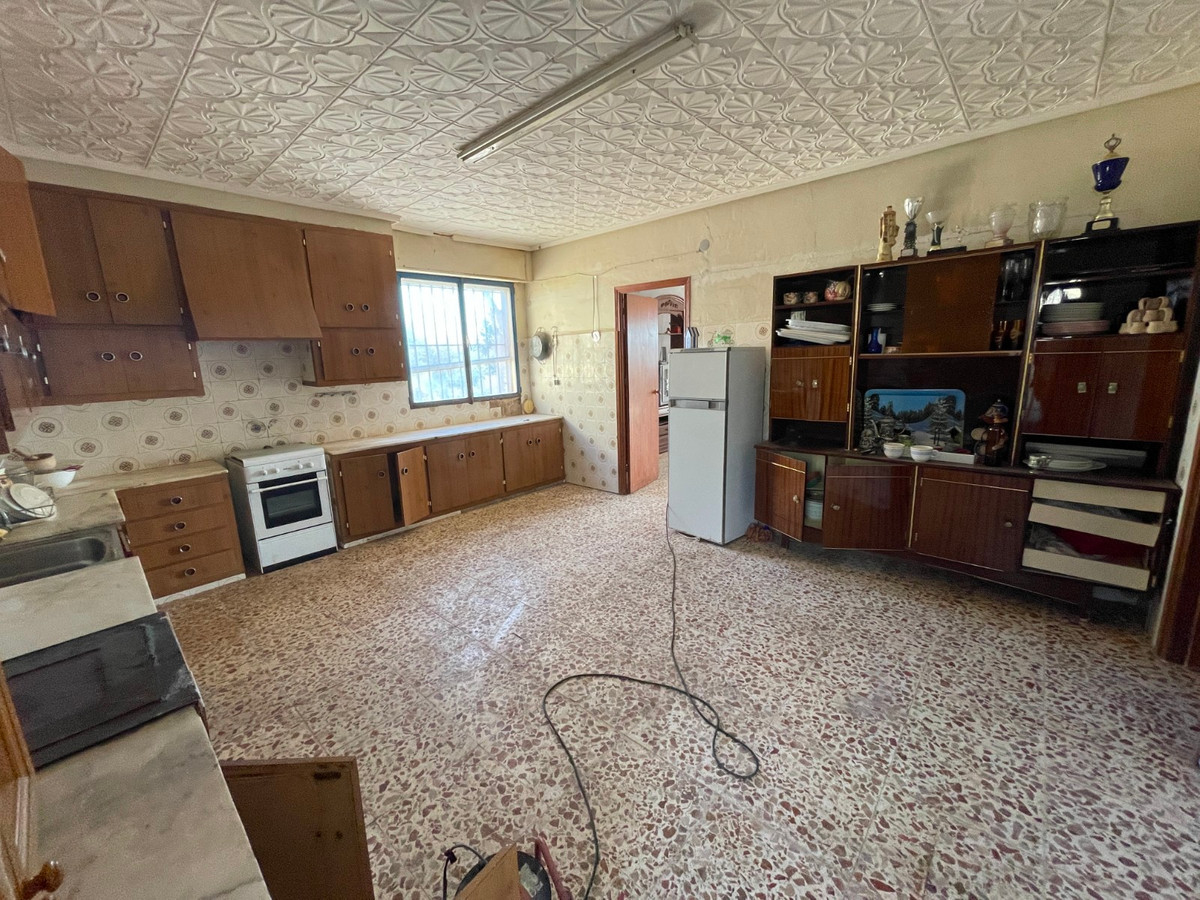 3 Bed Townhouse for sale in Aspe Costa Blanca, Alicante, Spain