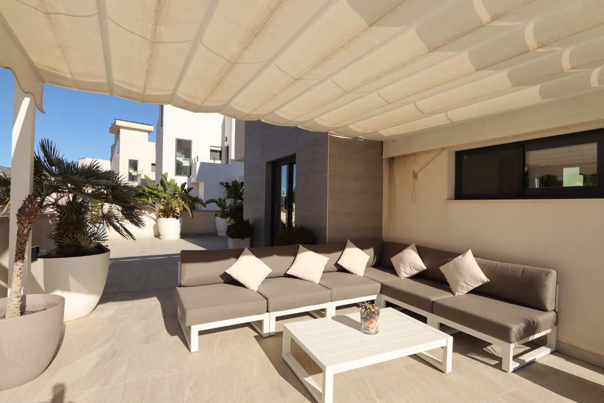Se vende Villa - Chalet de 3 dormitorios en Costa Blanca, Alicante, España