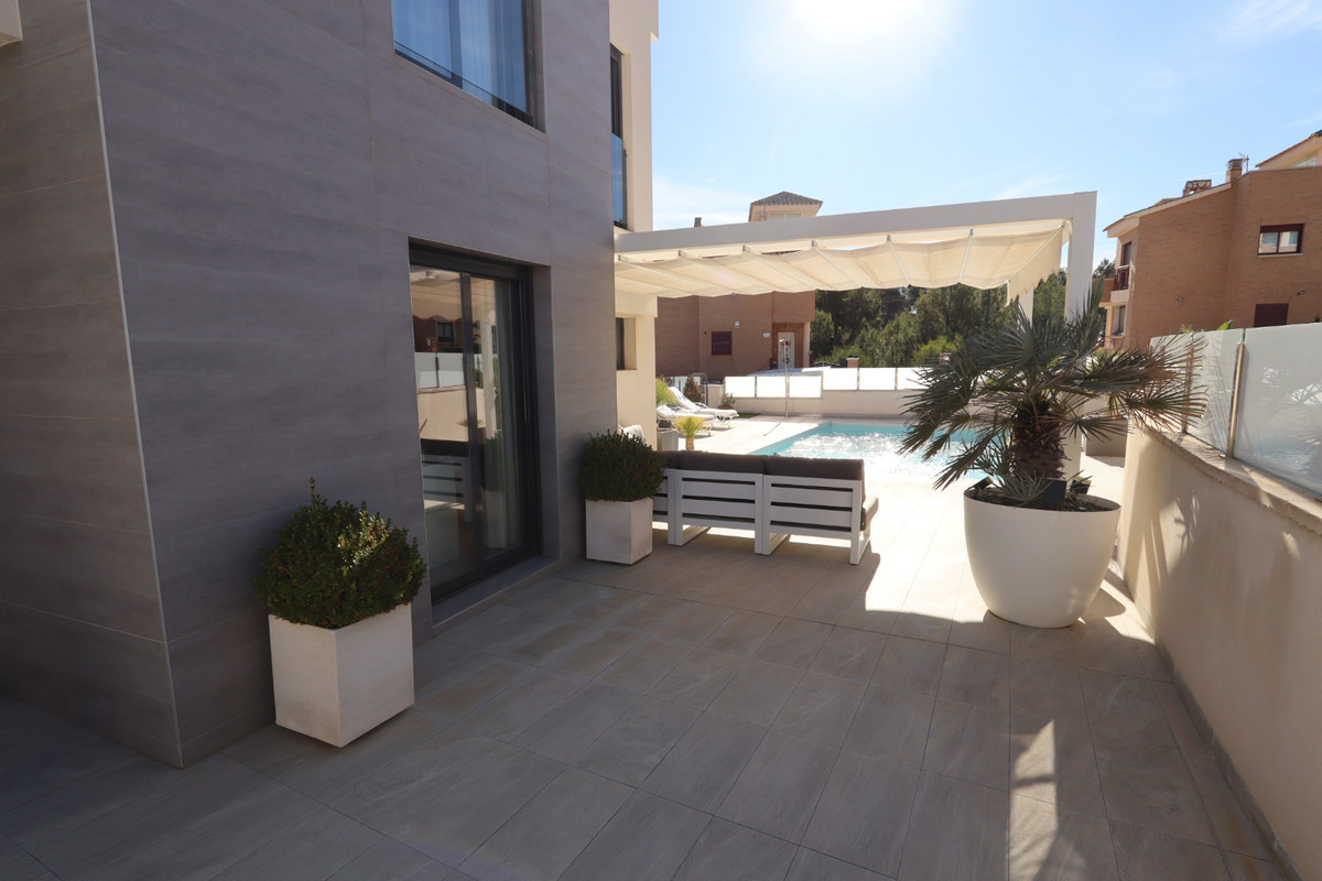 Se vende Villa - Chalet de 3 dormitorios en Costa Blanca, Alicante, España