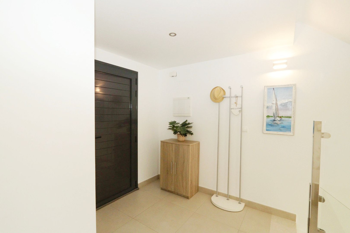 Se vende Villa - Chalet de 3 dormitorios en Costa Blanca, Alicante, España
