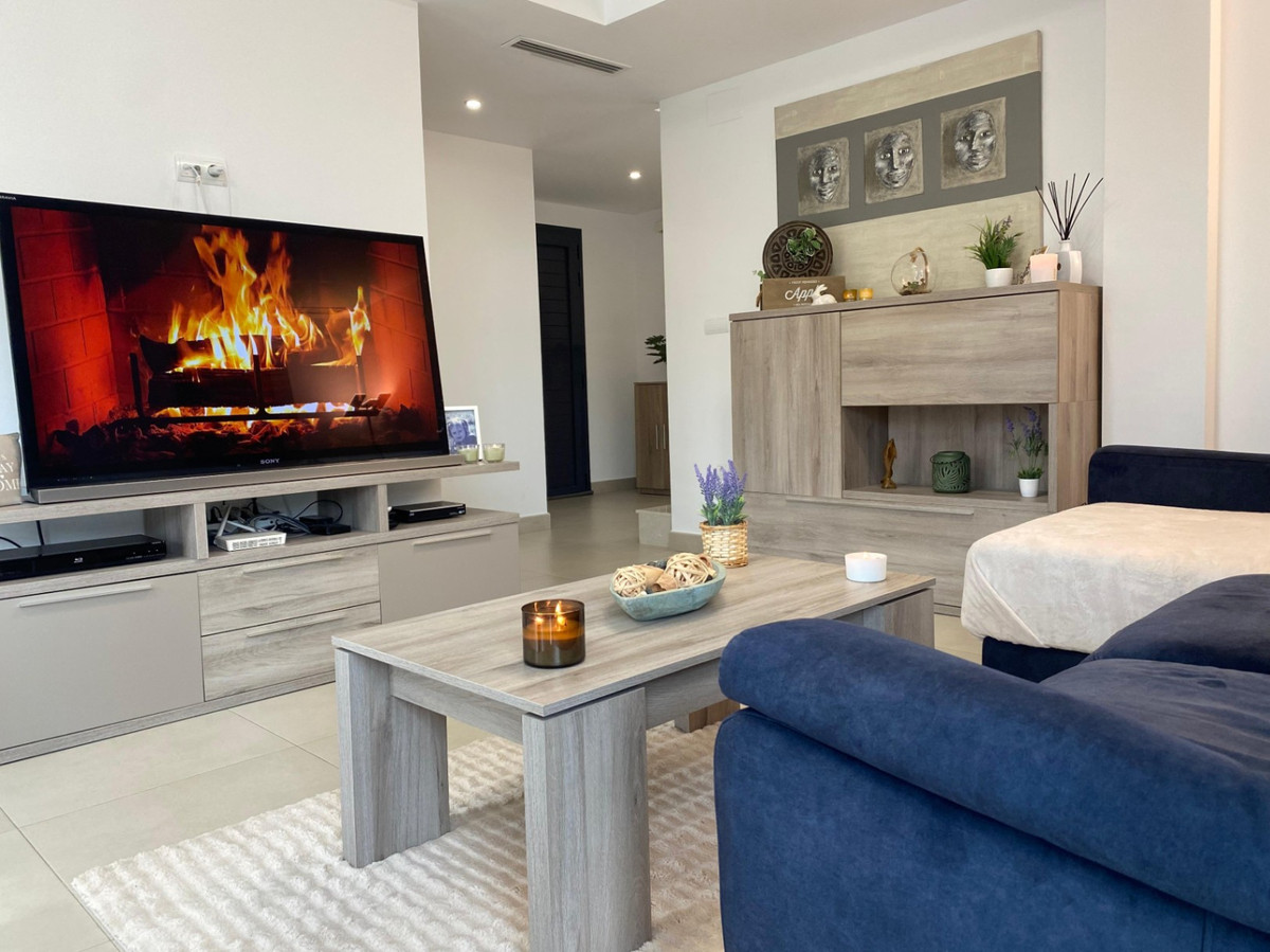 Se vende Villa - Chalet de 3 dormitorios en Costa Blanca, Alicante, España