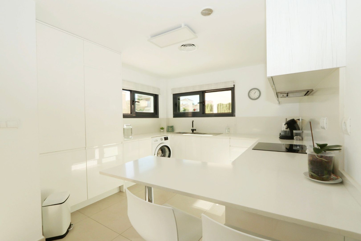 Se vende Villa - Chalet de 3 dormitorios en Costa Blanca, Alicante, España