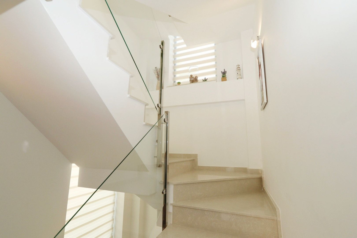 Se vende Villa - Chalet de 3 dormitorios en Costa Blanca, Alicante, España