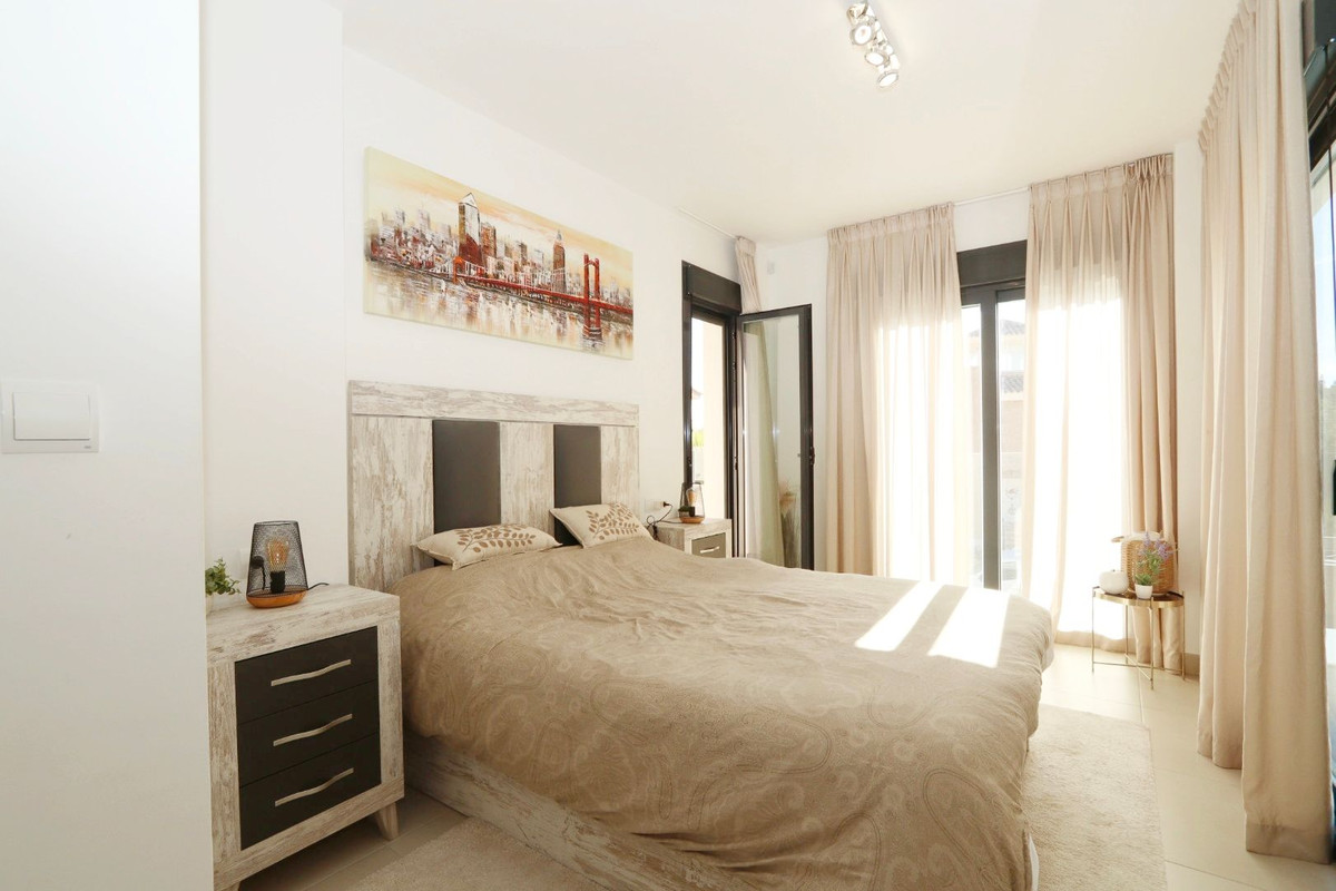 Se vende Villa - Chalet de 3 dormitorios en Costa Blanca, Alicante, España