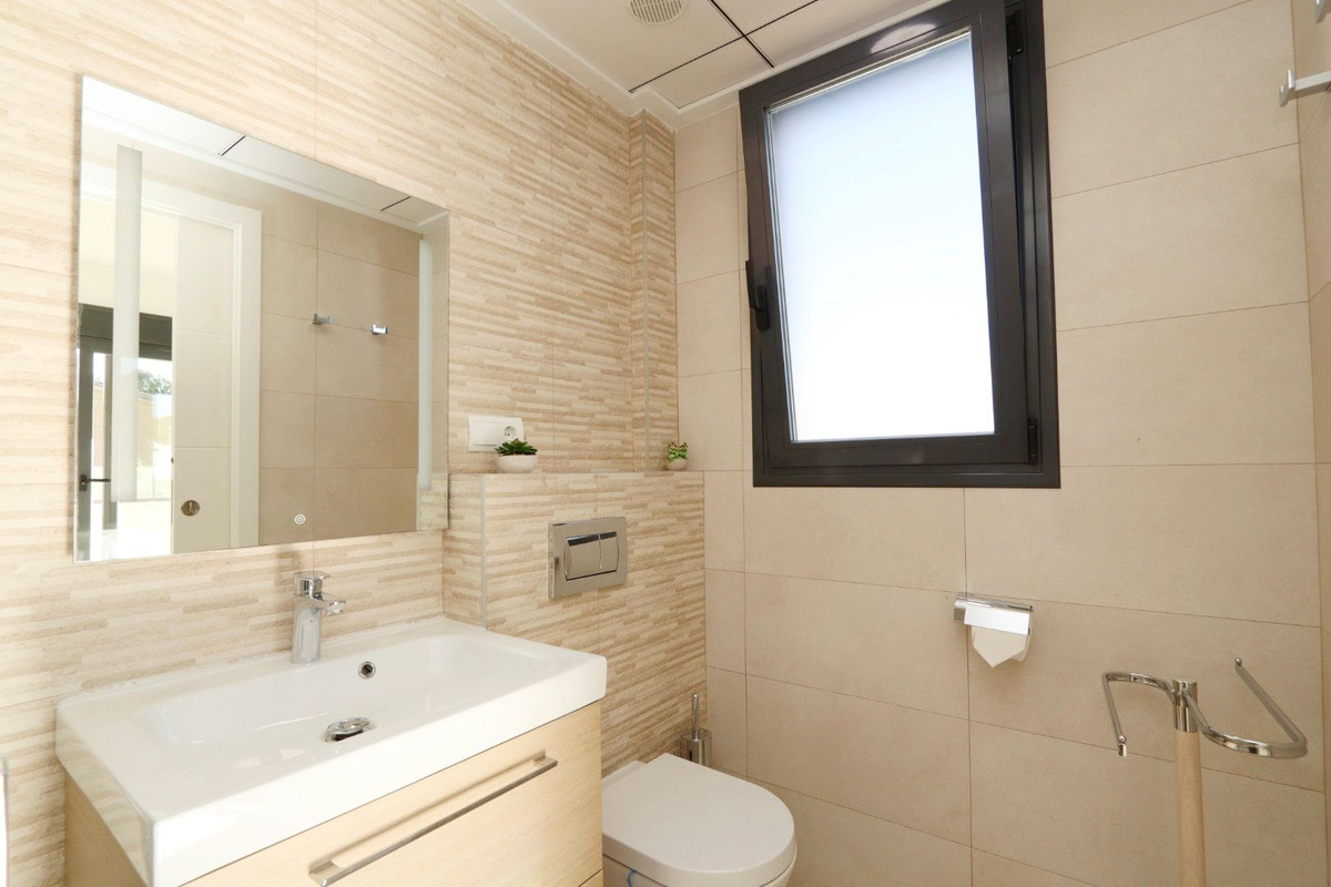 Se vende Villa - Chalet de 3 dormitorios en Costa Blanca, Alicante, España
