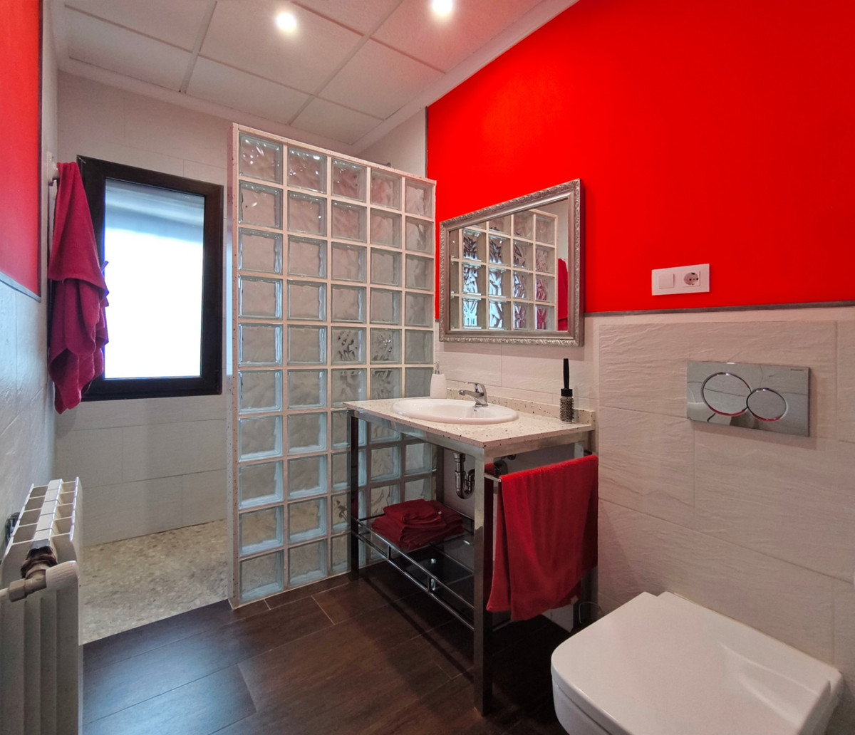 Se vende Villa - Chalet de 4 dormitorios en Costa Blanca, Alicante, España