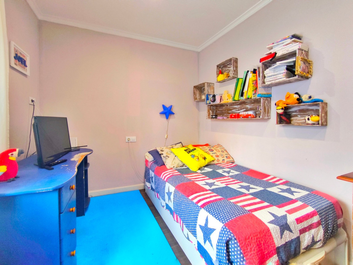 Se vende Villa - Chalet de 4 dormitorios en Costa Blanca, Alicante, España
