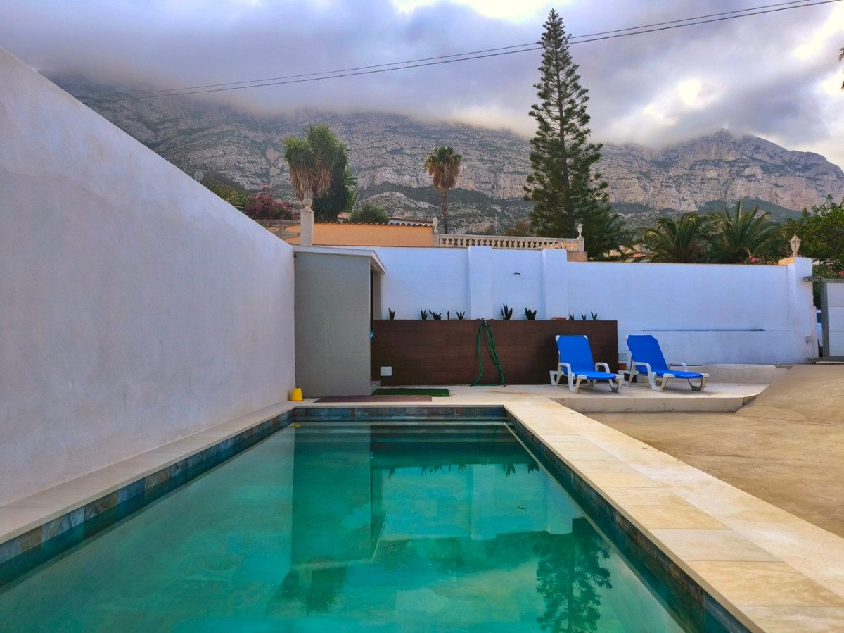 Se vende Villa - Chalet de 4 dormitorios en Costa Blanca, Alicante, España