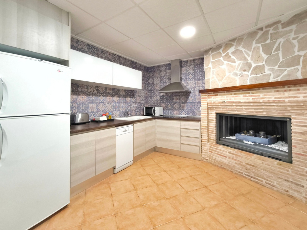 Se vende Villa - Chalet de 4 dormitorios en Costa Blanca, Alicante, España