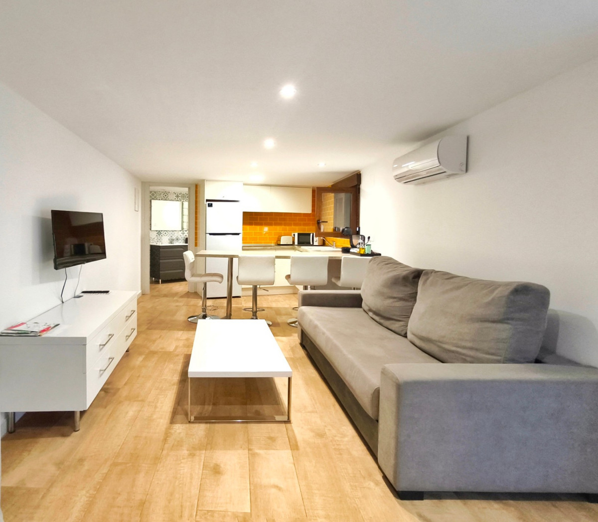 Se vende Villa - Chalet de 4 dormitorios en Costa Blanca, Alicante, España