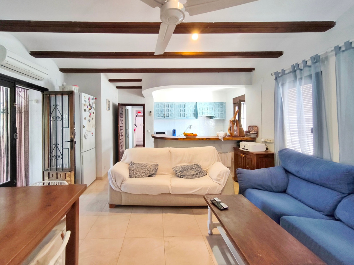 Se vende Villa - Chalet de 4 dormitorios en Costa Blanca, Alicante, España