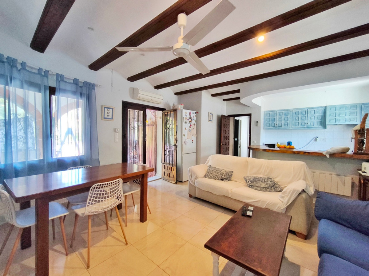 Se vende Villa - Chalet de 4 dormitorios en Costa Blanca, Alicante, España