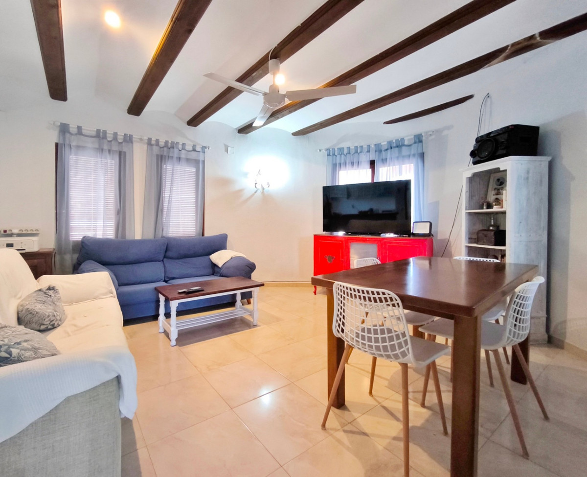 Se vende Villa - Chalet de 4 dormitorios en Costa Blanca, Alicante, España