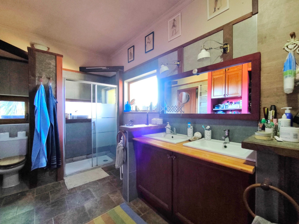 Se vende Villa - Chalet de 3 dormitorios en Costa Blanca, Alicante, España