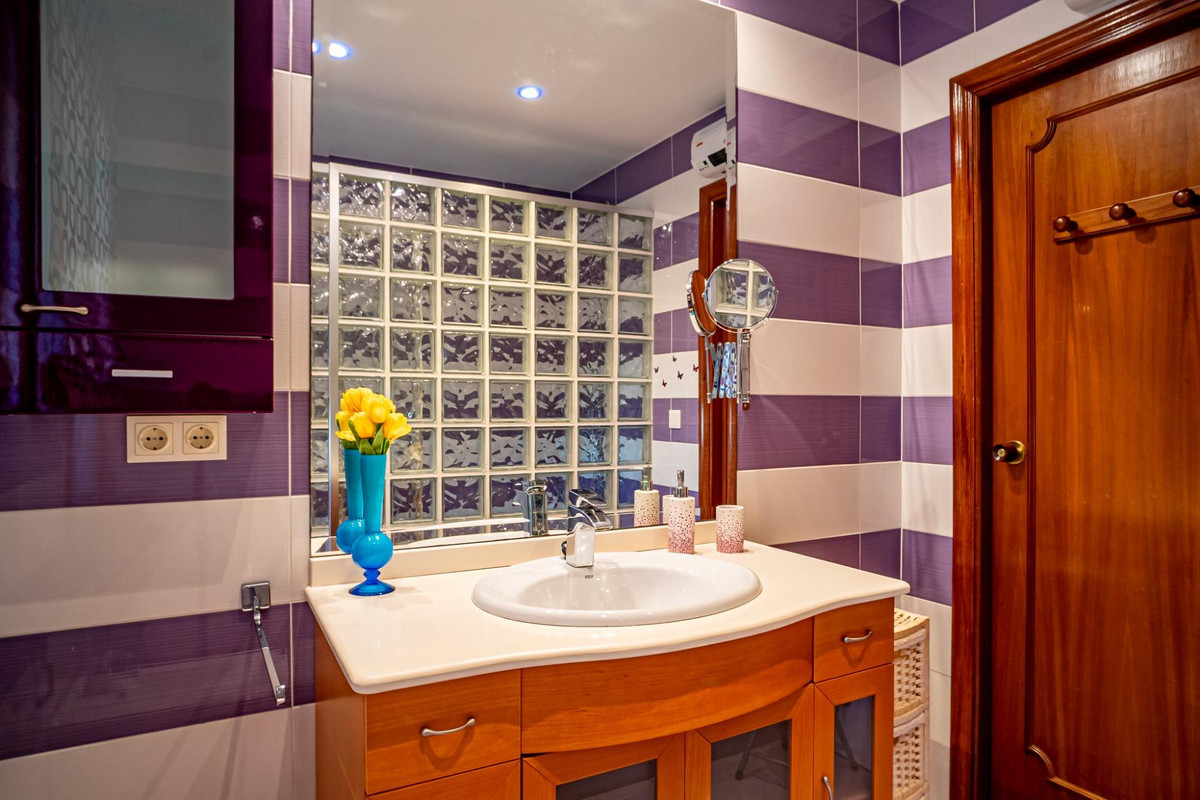 5 Bed Townhouse for sale in Benidorm Costa Blanca, Alicante, Spain
