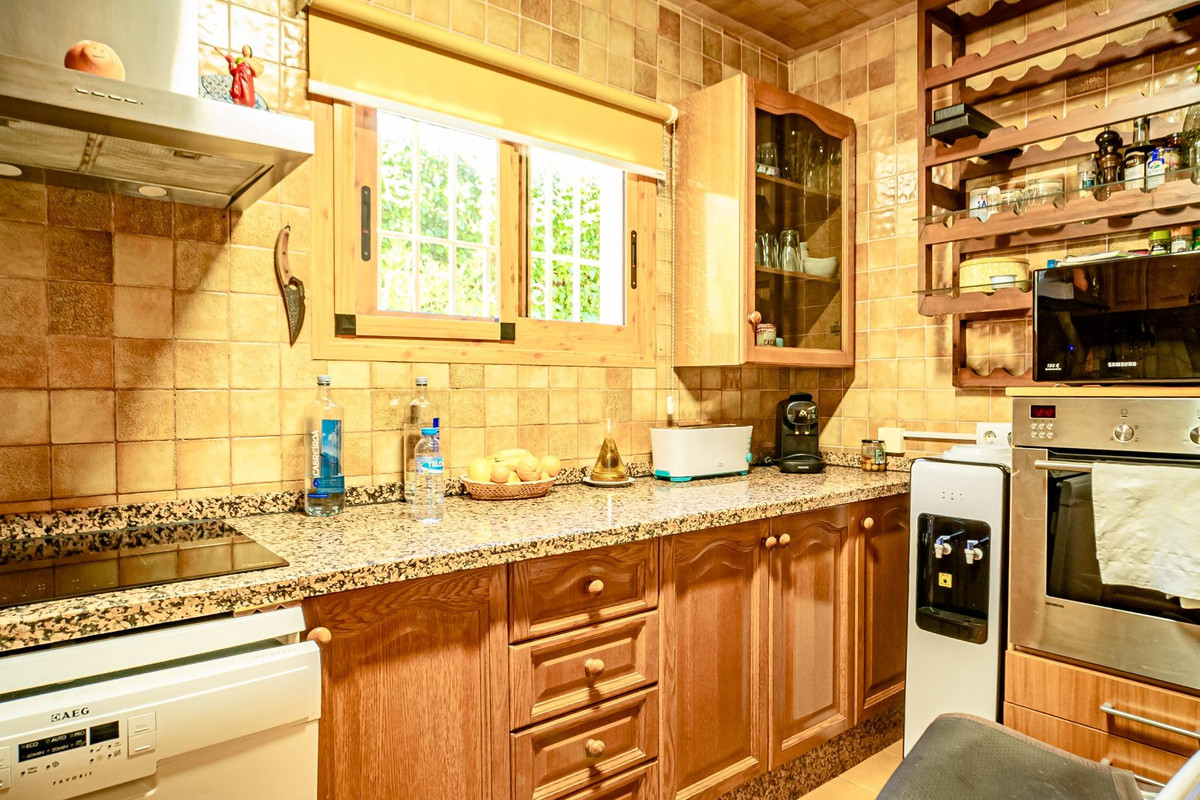 5 Bed Townhouse for sale in Benidorm Costa Blanca, Alicante, Spain